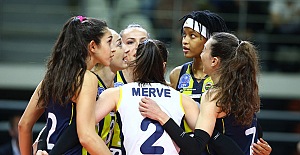 Fenerbahçe Opet, Vestel Venus Sultanlar Ligi’nde yarı finale yükseldi