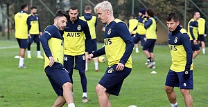 Fenerbahçemiz, Demir Grup Sivasspor'a konuk oluyor