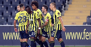 Mame Thiam, Kadıköy'de çıktığı ilk maçta hat-trick yaptı..