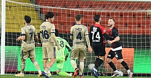 Fenerbahçe taraftarı üzmeye devam dedi : 3-1