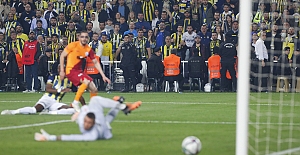 Fenerbahçe, dev derbide Galatasaray'ı yıktı!